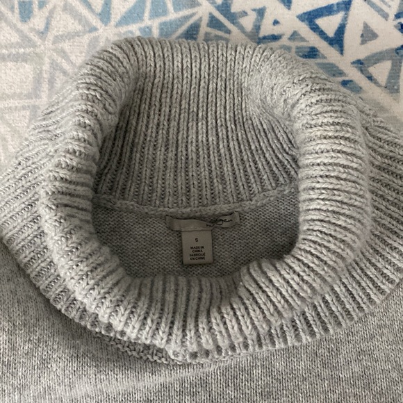 Halogen Sleeveless Gray Knit Tunic - Picture 3 of 7